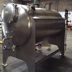 Stainless-steel-horizontal-jacketed-tank.